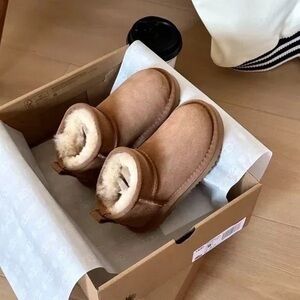 UGG Classic Ultra Mini Boots chestnut